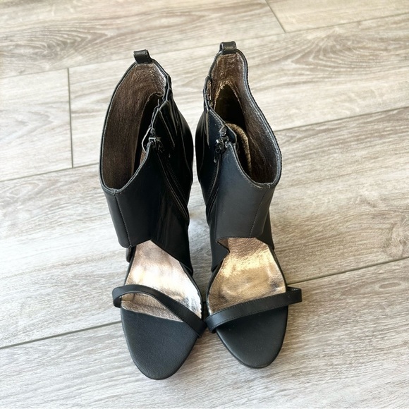 Jeffrey Campbell Sine Leather Bootie - Picture 3 of 13